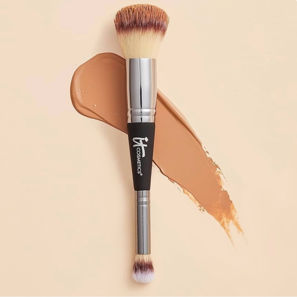 it Cosmetics Heavenly Luxe #7 Brush